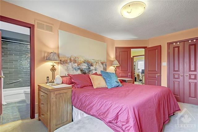 4 Cambray Lane, Townhouse with 3 bedrooms, 3 bathrooms and 3 parking in Ottawa ON | Image 20