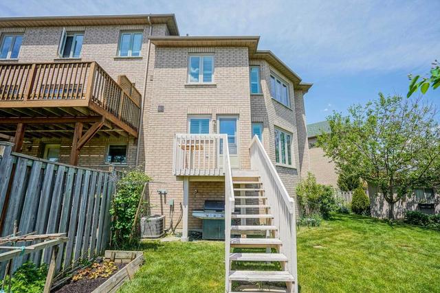 30 Provincial Pl, House attached with 3 bedrooms, 3 bathrooms and 5 parking in Brampton ON | Image 20
