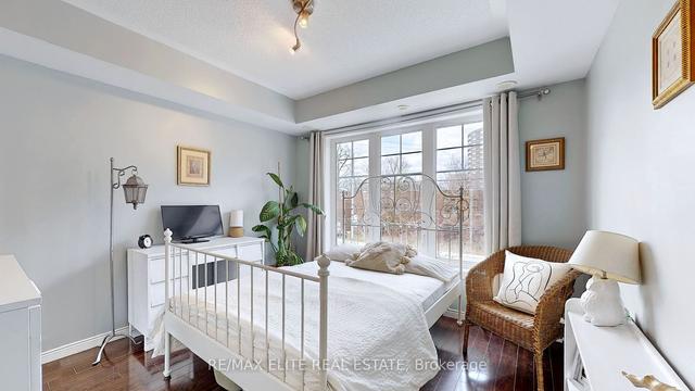 2 - 667a Warden Ave W, Townhouse with 3 bedrooms, 2 bathrooms and 2 parking in Toronto ON | Image 7