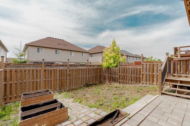83 Oakes Cres, House semidetached with 3 bedrooms, 3 bathrooms and 2 parking in Guelph ON | Image 31