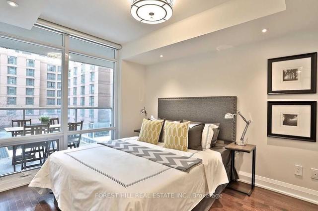 325 - 1 Bedford Rd, Condo with 1 bedrooms, 1 bathrooms and 1 parking in Toronto ON | Image 3