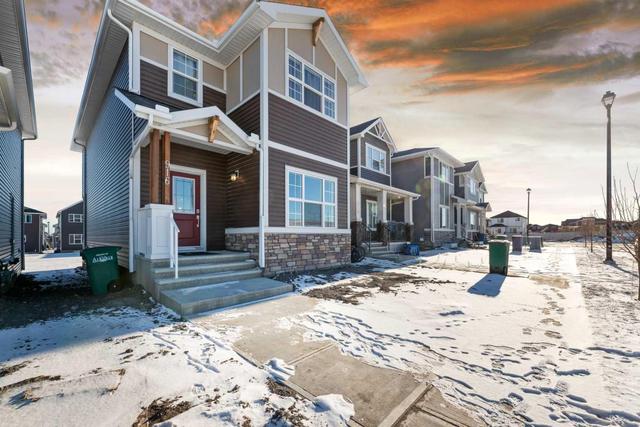916 Bayview Rise Sw, House detached with 3 bedrooms, 2 bathrooms and 2 parking in Airdrie AB | Image 3