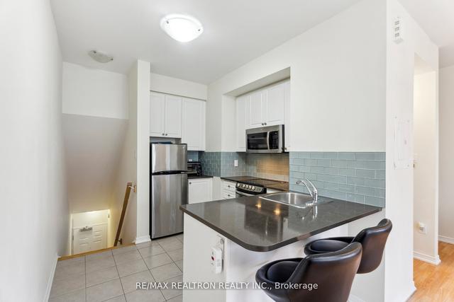 239 - 15 Coneflower Cres, Townhouse with 2 bedrooms, 2 bathrooms and 1 parking in Toronto ON | Image 37