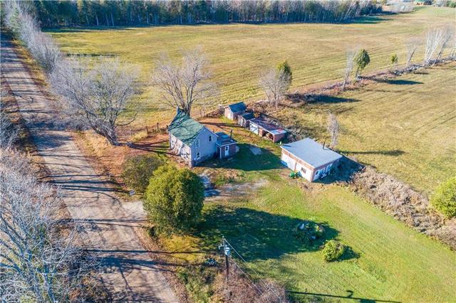 884 Stone Hedges Road, House detached with 2 bedrooms, 1 bathrooms and 10 parking in North Algona Wilberforce ON | Image 1