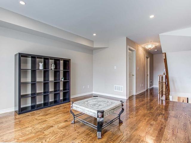 145 David Dunlap Circ, House attached with 3 bedrooms, 3 bathrooms and 3 parking in Toronto ON | Image 4