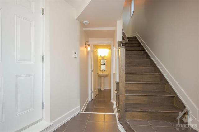 108 Greenfield Avenue, Townhouse with 3 bedrooms, 3 bathrooms and 2 parking in Ottawa ON | Image 7