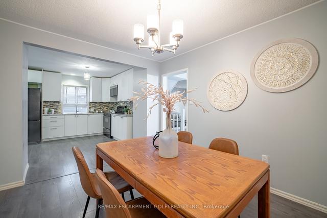 36 Alexandra Blvd, House detached with 3 bedrooms, 2 bathrooms and 6 parking in St. Catharines ON | Image 3