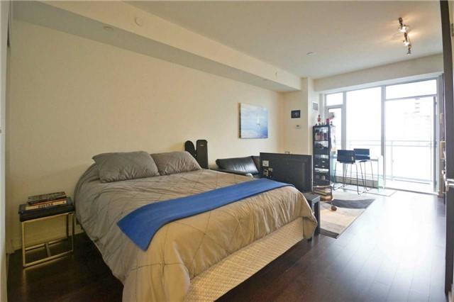 2203 - 21 Widmer St, Condo with 0 bedrooms, 1 bathrooms and null parking in Toronto ON | Image 3