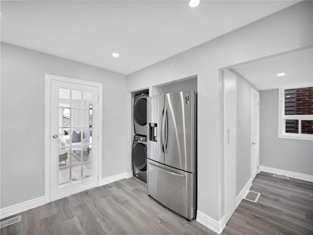 52 East 24th St, House detached with 3 bedrooms, 1 bathrooms and 1 parking in Hamilton ON | Image 4