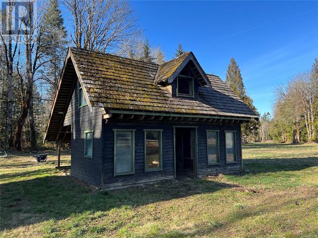 8991 Island Hwy S, House detached with 2 bedrooms, 1 bathrooms and 10 parking in Comox Valley A BC | Image 29
