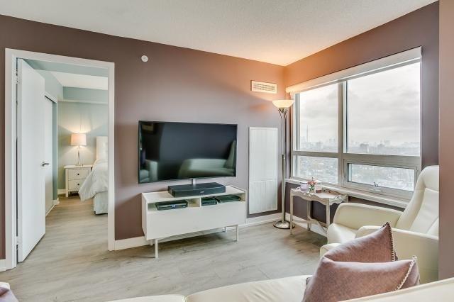 1806 - 1410 Dupont St, Condo with 2 bedrooms, 2 bathrooms and 1 parking in Toronto ON | Image 5