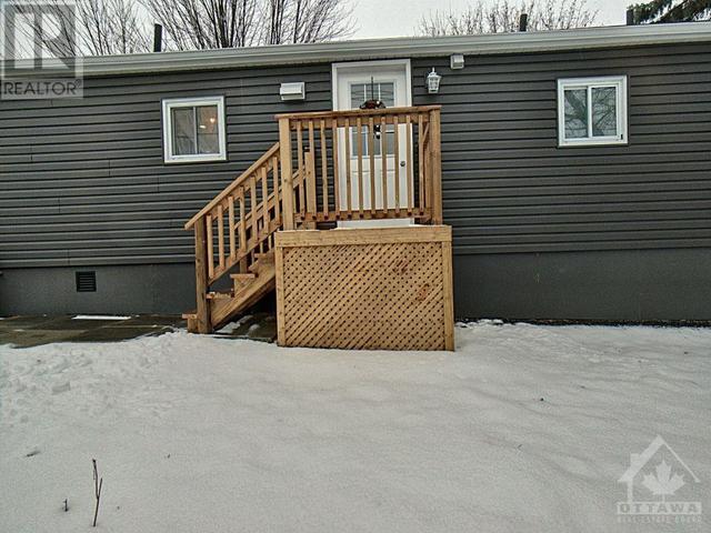 2 Rowan Road, House detached with 2 bedrooms, 1 bathrooms and 3 parking in Ottawa ON | Image 15