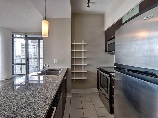 2702 - 38 Grenville St, Condo with 1 bedrooms, 1 bathrooms and 1 parking in Toronto ON | Image 6