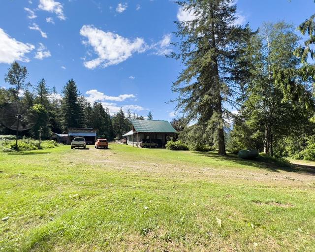 589 Sagacious Road, House detached with 2 bedrooms, 1 bathrooms and null parking in Columbia Shuswap B BC | Image 39
