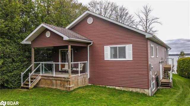 111 Campbell Beach Road, House detached with 5 bedrooms, 2 bathrooms and 6 parking in Kawartha Lakes ON | Image 15