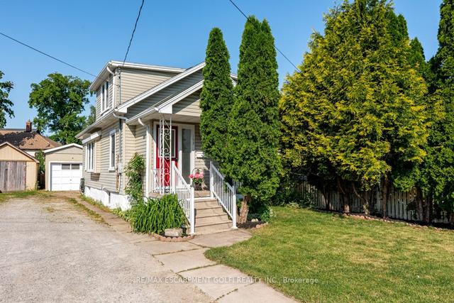 153 York St, House detached with 3 bedrooms, 2 bathrooms and 5 parking in St. Catharines ON | Image 1