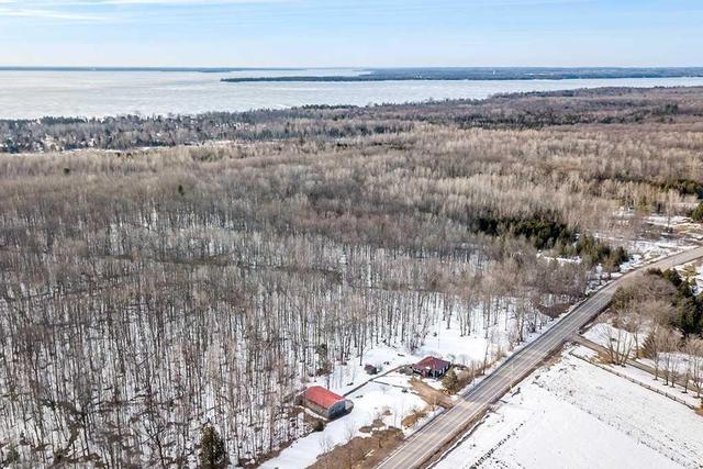 241 Ridge Rd W, House detached with 2 bedrooms, 1 bathrooms and 12 parking in Oro Medonte ON | Image 12