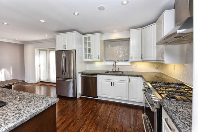 19 Brookwood Crt, House detached with 3 bedrooms, 2 bathrooms and 5 parking in Toronto ON | Image 14