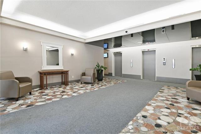 2707 - 1785 Frobisher Lane, Condo with 2 bedrooms, 1 bathrooms and 1 parking in Ottawa ON | Image 4