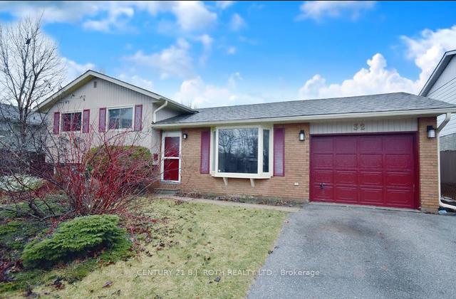 32 Clover Ave, House detached with 3 bedrooms, 2 bathrooms and 3 parking in Barrie ON | Image 1