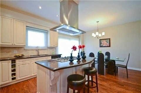 208 Dunview Ave, House detached with 5 bedrooms, 6 bathrooms and 10 parking in Toronto ON | Image 7