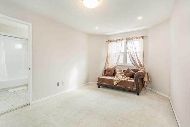 81 Wickstead Crt, Condo with 3 bedrooms, 3 bathrooms and 2 parking in Brampton ON | Image 10