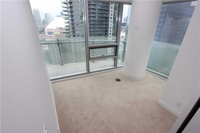 2008 - 14 York St, Condo with 2 bedrooms, 2 bathrooms and 1 parking in Toronto ON | Image 7