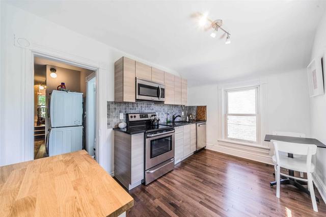 upper - 37 Garden Ave, House detached with 2 bedrooms, 2 bathrooms and 1 parking in Toronto ON | Image 6