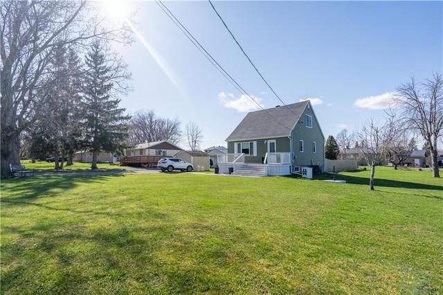 18243 Glen Road, House detached with 3 bedrooms, 1 bathrooms and 8 parking in South Glengarry ON | Image 4