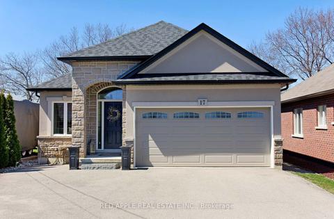 17 Leckie Ave W, Hamilton, ON, L8J2S8 | Card Image