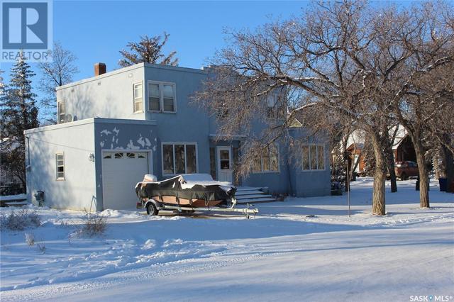 304 3rd Avenue, House detached with 3 bedrooms, 2 bathrooms and null parking in Eston SK | Image 4