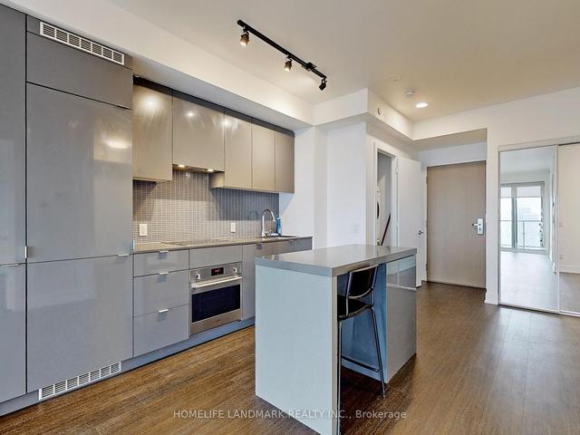 3806 - 7 Grenville St, Condo with 1 bedrooms, 1 bathrooms and 0 parking in Toronto ON | Image 3