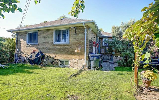 4007 Bloor St W, House detached with 3 bedrooms, 2 bathrooms and 6 parking in Toronto ON | Image 19