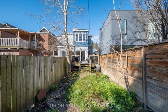 31a Hiawatha Rd, House semidetached with 2 bedrooms, 2 bathrooms and 0 parking in Toronto ON | Image 24