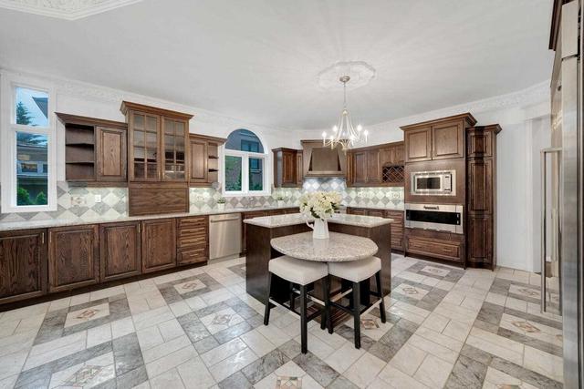 180 Westridge Dr, House detached with 4 bedrooms, 5 bathrooms and 10 parking in Vaughan ON | Image 3
