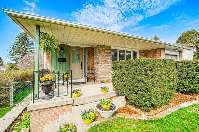 96 Cresthaven Dr, House detached with 3 bedrooms, 2 bathrooms and 3 parking in Toronto ON | Image 23