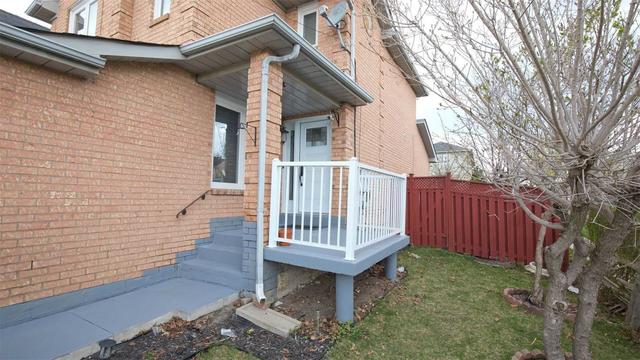 146 Moffatt Ave, House detached with 3 bedrooms, 4 bathrooms and 6 parking in Brampton ON | Image 28