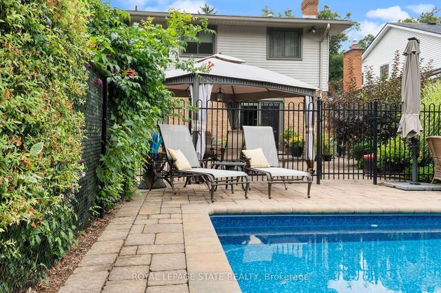 16 Pimlico Dr, House detached with 4 bedrooms, 3 bathrooms and 6 parking in Hamilton ON | Image 30