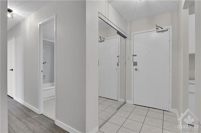 505 - 2400 Virginia Drive, Condo with 3 bedrooms, 2 bathrooms and 1 parking in Ottawa ON | Image 4