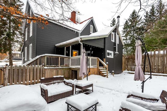 12 Lansdowne St W, House detached with 4 bedrooms, 2 bathrooms and 4 parking in Huntsville ON | Image 13