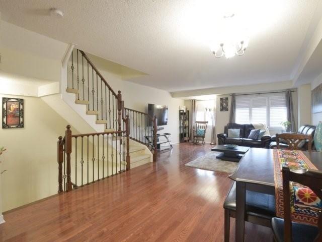 793 Candlestick Circ, House attached with 3 bedrooms, 4 bathrooms and 1 parking in Mississauga ON | Image 7
