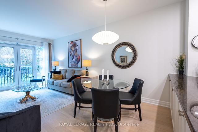 212 - 2855 Bloor St W, Condo with 1 bedrooms, 1 bathrooms and 1 parking in Toronto ON | Image 4