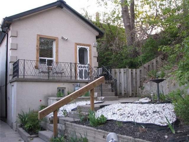 556 Silverthorn Ave, House detached with 2 bedrooms, 3 bathrooms and null parking in Toronto ON | Image 1