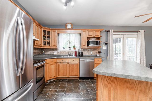 14 Emily Crt, House detached with 3 bedrooms, 2 bathrooms and 10 parking in Kawartha Lakes ON | Image 5