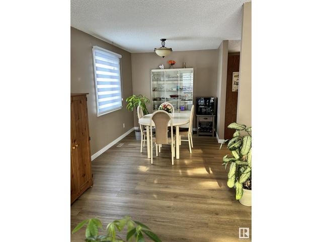 9236 172 Av Nw, House detached with 4 bedrooms, 2 bathrooms and null parking in Edmonton AB | Image 3