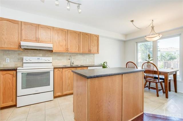 379 Hillsboro Private, Townhouse with 3 bedrooms, 3 bathrooms and 2 parking in Ottawa ON | Image 13