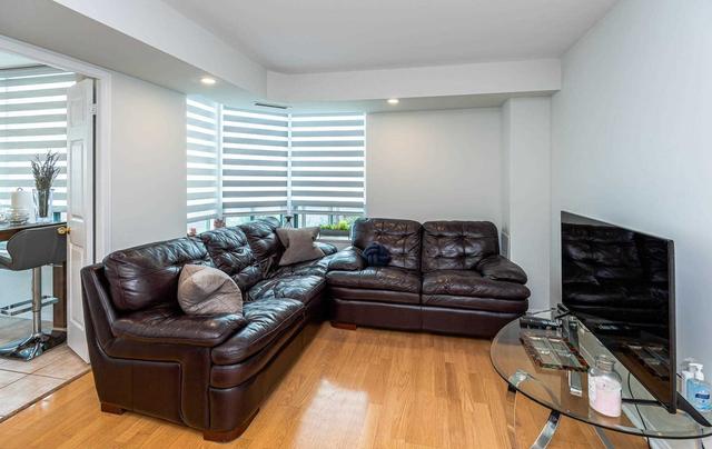 503 - 5 Emerald Lane, Condo with 2 bedrooms, 2 bathrooms and 1 parking in Vaughan ON | Image 4