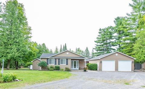 259 3 Mile Bay Road, House detached with 2 bedrooms, 2 bathrooms and 8 parking in Lanark Highlands ON | Card Image