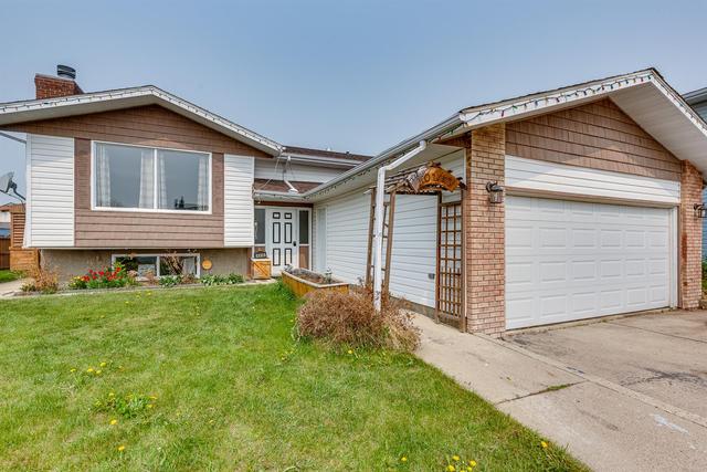 4610 Park Avenue, House detached with 4 bedrooms, 3 bathrooms and 2 parking in Rimbey AB | Image 2