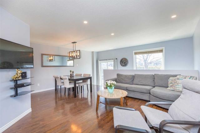 44 Armadale Cres, House semidetached with 3 bedrooms, 3 bathrooms and 3 parking in Ottawa ON | Image 31